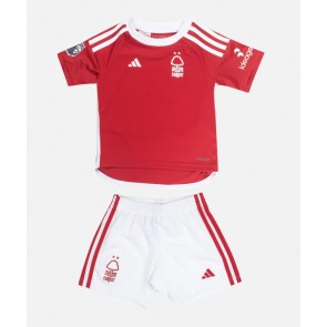 Nottingham Forest Replika Babytøj Hjemmebanesæt Børn 2023-24 Kortærmet (+ Korte bukser)